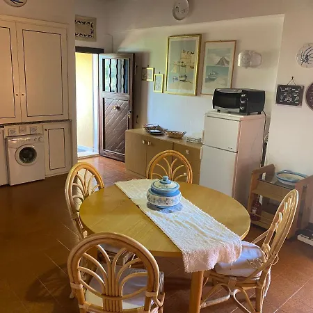 Baiamarinellaccommodation דירה *