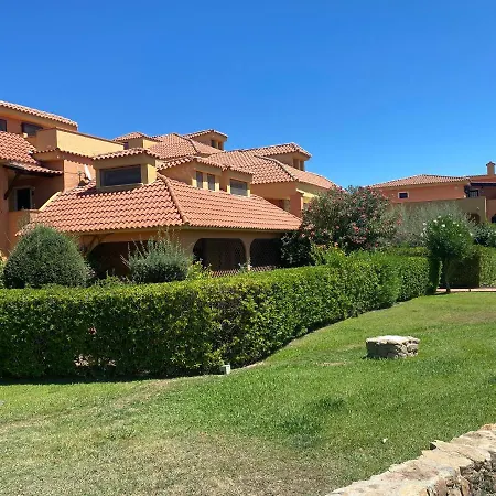 Baiamarinellaccommodation אולביה